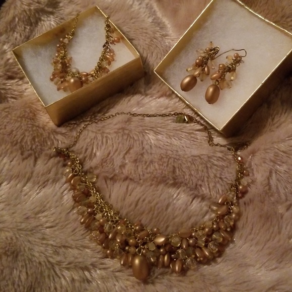 Premier Designs earrings - Picture 2 of 2